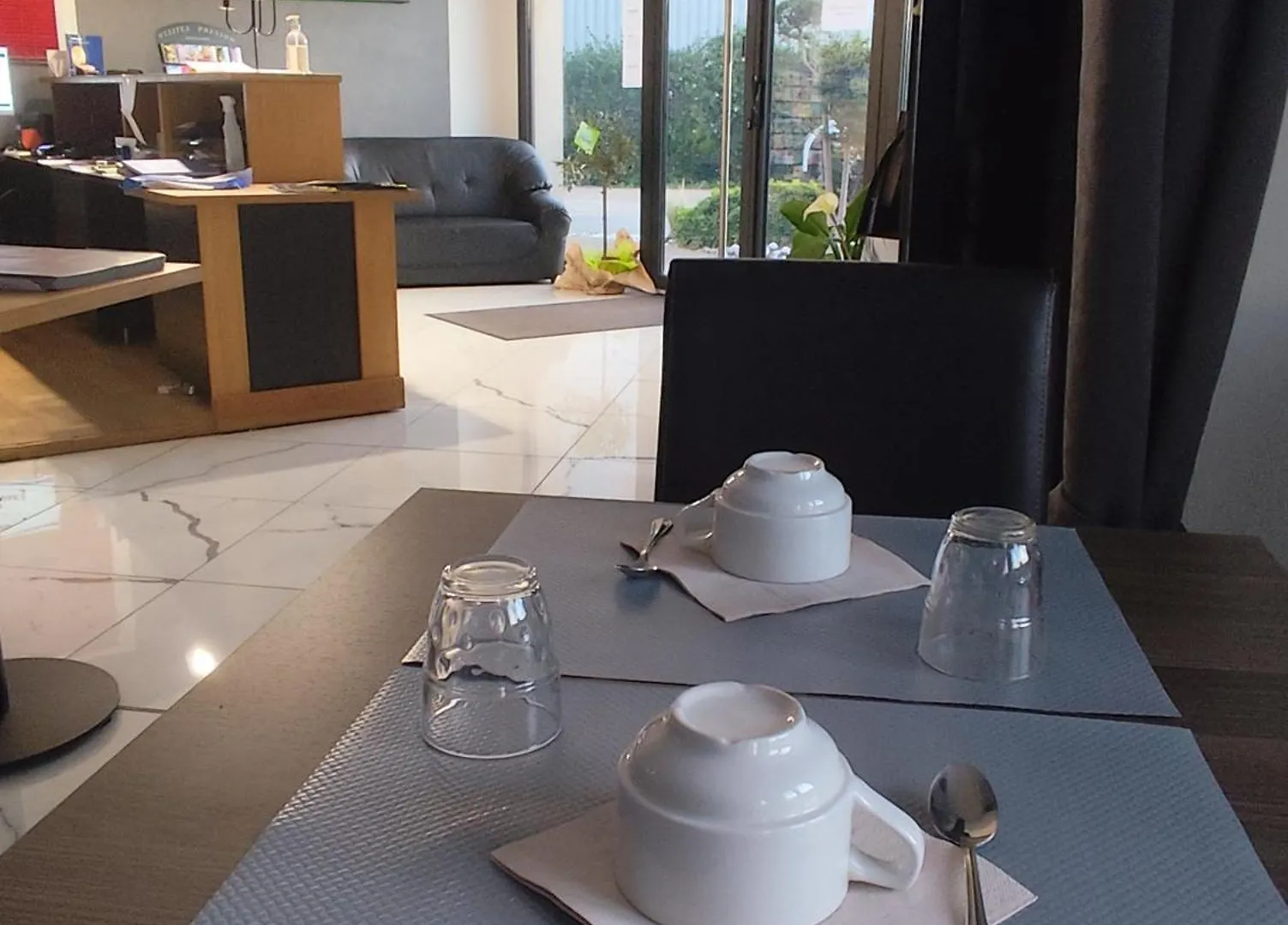 *** Apartahotel Appart'Hotel Residella House Room & Kitchen Avignon Le Pontet Le Pontet  Francia